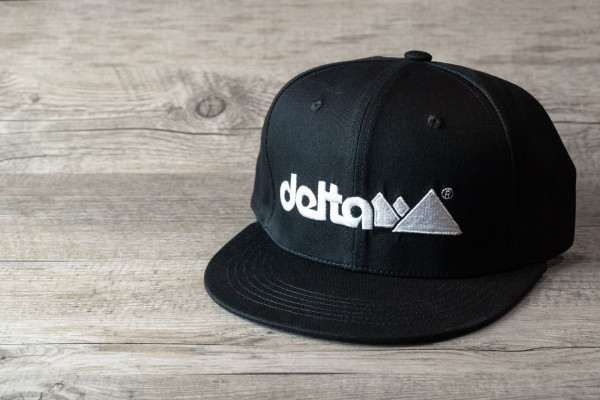 "delta4x4" Snapback schwarz